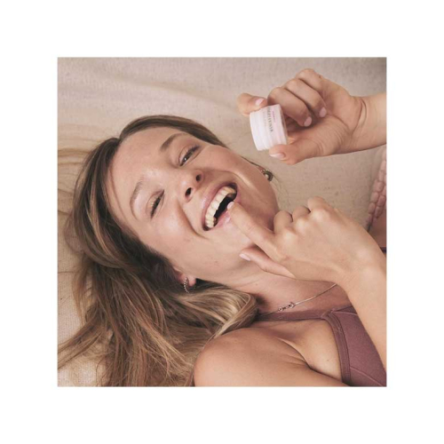 Alma Secret - Balsamo per labbra riparatore Manuka Lip Balm - Fragola