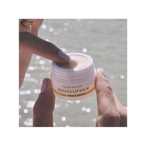 Alma Secret - Balsamo per labbra riparatore Manuka Lip Balm - Ananas e papaia