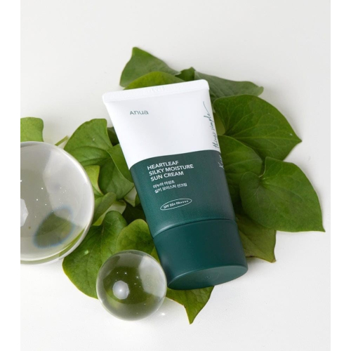 Anua - Protezione solare per il viso Heartleaf Silky Moisture SPF50+ PA++++