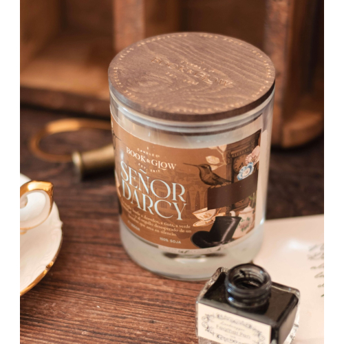 Book and Glow - *Austen* - Candela di soia vegana - Señor Darcy