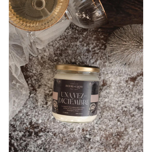 Book and Glow - *Mundos Extraordinarios* - Candela di soia - Una volta a dicembre