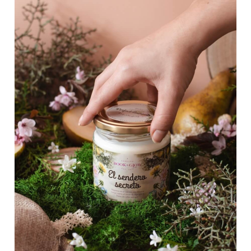 Book and Glow - *Perfect Moments* - Candela di soia - El sendero secreto