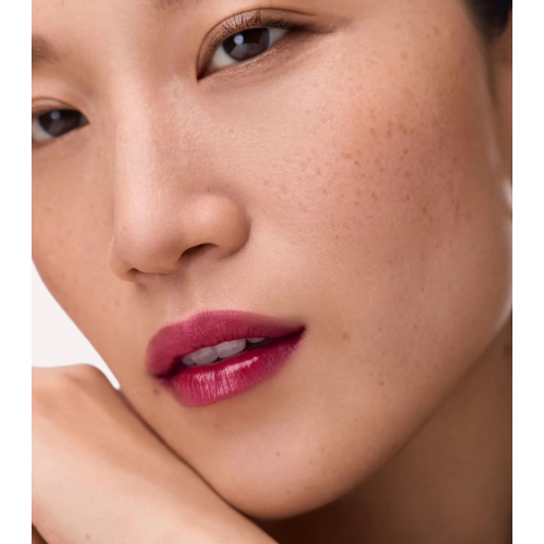 Catrice - Balsamo labiale Bare Glow - 030: Dark Ruby Red