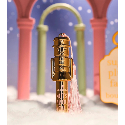 essence - *Nuts About You* - Balsamo labbra lucido - What's Crackin'