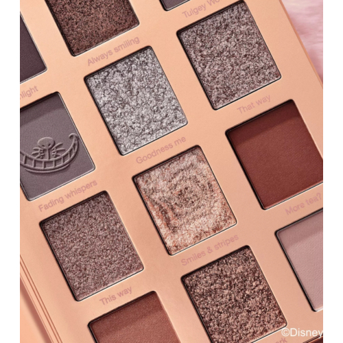 essence - *Alice in Wonderland* - Palette di ombretti - 01: All Smiles Here