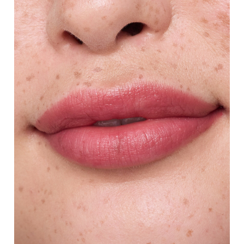 essence - Bálsamo labiale Blur Soufflé - 03: Nude Rose