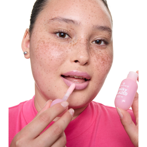 essence - Balsamo labiale Milky Glazed - 02: Strawberry Whip
