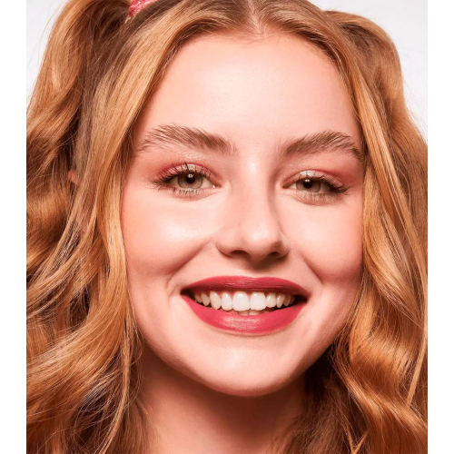 essence - Rossetto dal finish opaco a lunga tenuta The Slim Stick - 105: Velvet Punch