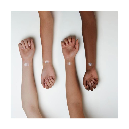 essence - Lucidalabbra volumizzante What The Fake! - 01: Oh My Plump!