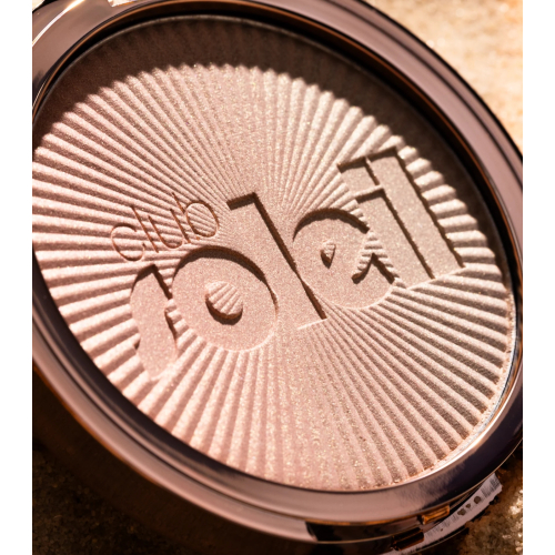 essence - *Club Soleil* - Illuminante in polvere Gradient