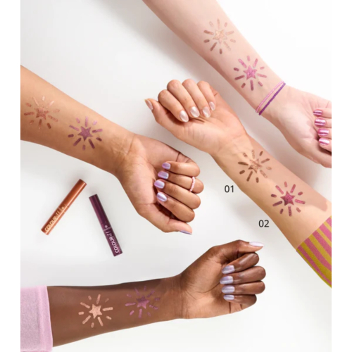 essence - Eyeliner liquido metallizzato COLOUR it! - 02: Dark Cherry