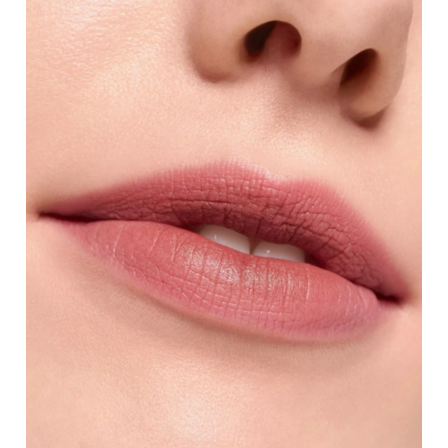 essence - Rossetto opaco dal finish sfumato BLUR soufflé - 01: Deep Scroll