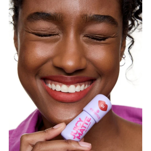 essence - Mousse labiale Juicy Matte - 01: Maple Rouge