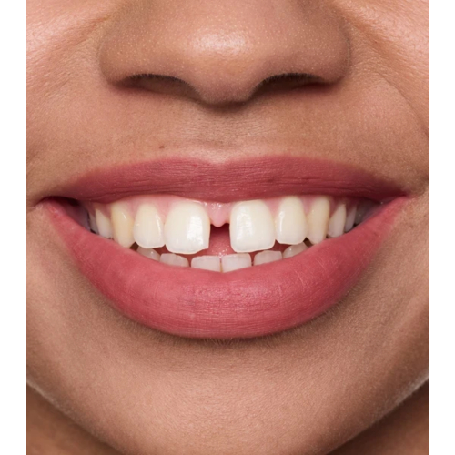 essence - Mousse labiale Juicy Matte - 05: Gauzy Latte
