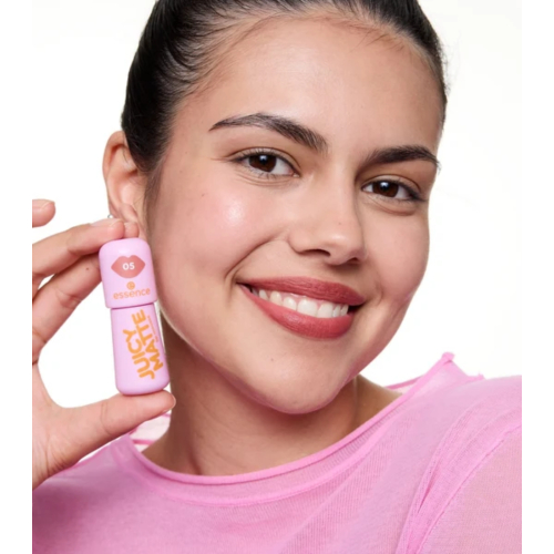 essence - Mousse labiale Juicy Matte - 05: Gauzy Latte