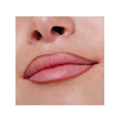 essence - Matita labbra 8h Matte confort - 01: Cinnamon Spice