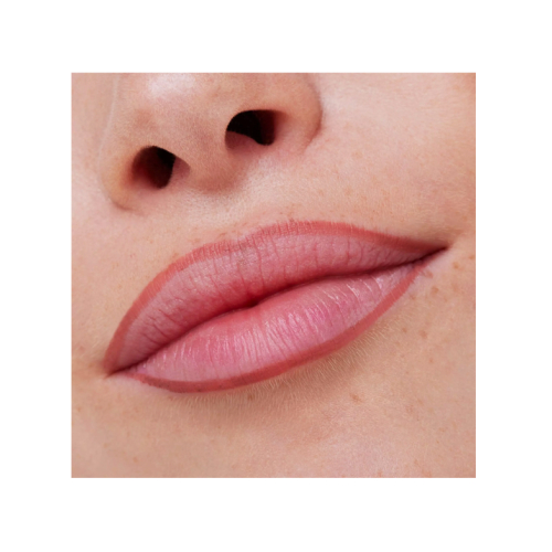 essence - Matita labbra 8h Matte confort - 02: Silky Hazelnut