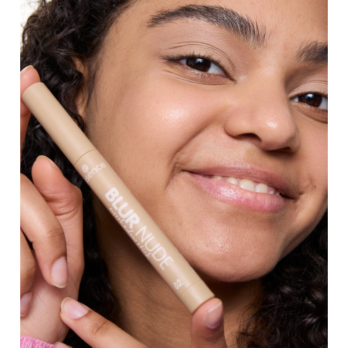 essence - Ombretto in stick Blur Nude - 02: Soft Macchiato