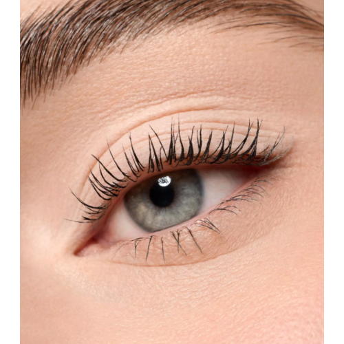 essence - Ombretto monocromatico Mate - 01: Soft Beige