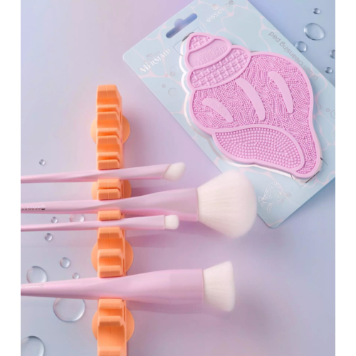 essence - *The Little Mermaid* - Tappetino per la pulizia dei pennelli