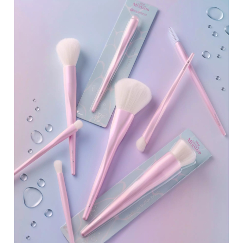 essence - *The Little Mermaid* - Pennello per labbra Blur & Blend