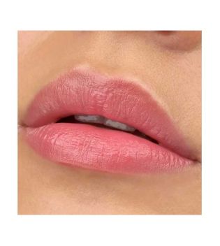 essence - Tinta labbra idratante Tinted Kiss - 03: Coral colada