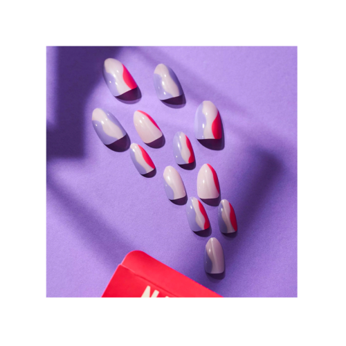 essence - Unghie finte Nails in Style - 13: Stay Wavy