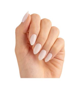 essence - Unghie finte Nails in Style - 15: Keep it basic