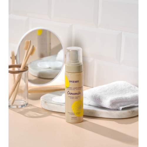 Flor de Mayo - Sublime mousse detergente viso alla camomilla