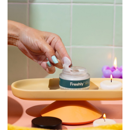 Freshly Cosmetics - Crema Viso Anti-Age Omega Rich Well-Ageing