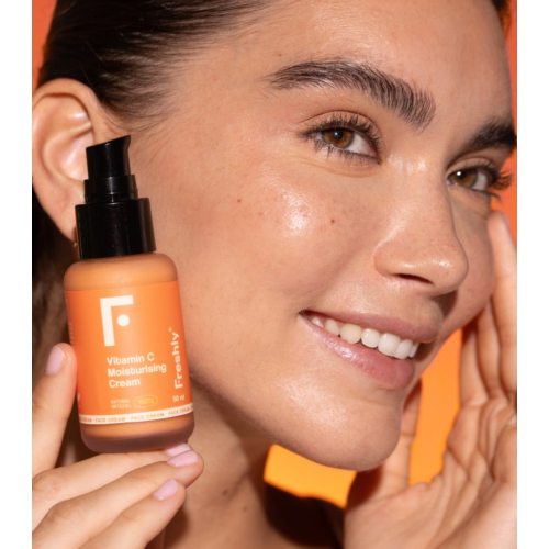 Freshly Cosmetics - Crema viso idratante alla vitamina C