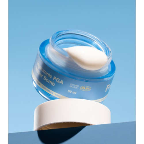 Freshly Cosmetics - Crema idratante all'acido poliglutammico Hyaluronic PGA Water Bomb