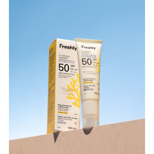 Freshly Cosmetics - *D+ Natural Suncare* - Protezione solare per il viso Age-Repair SPF50