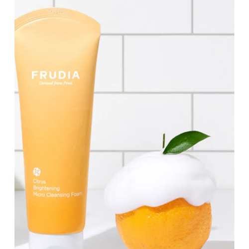 Frudia - Schiuma Detergente Illuminante - Agrumi