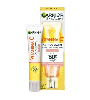 Garnier - *Skin Active* - Fluido quotidiano antimacchia e anti-UV con Vitamina C SPF50+ - Effetto Glow