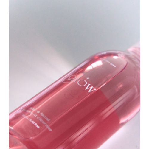 Glow - Detergente viso ibrido a base di olio e gel Guava Facial Treatment Cleanser