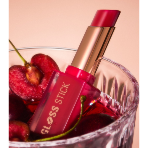 Makeup Revolution - Rossetto Pout Lip Gloss Stick - Sour Berry