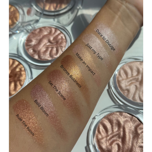 Makeup Revolution - Illuminatore in polvere Reloaded - Dare to Divulge