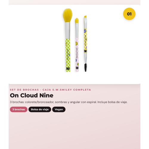 Makeup Revolution - Set *S.W.Smiley* - Pennelli On Cloud Nine + Spugna per trucco morbida + Lucidalabbra Happy Pout + Mascara Dazzle Pop + Eyeliner Winky Flick Double-Ended