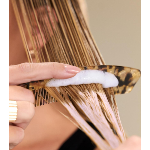 NEQI - *Volume Victory* - Mousse volumizzante modellante