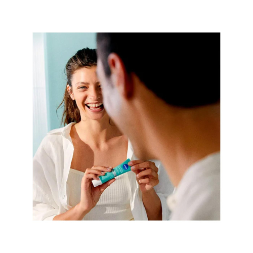 Nivea - *Derma Skin Clear* - Peeling esfoliante viso notturno - Pelle a tendenza impura