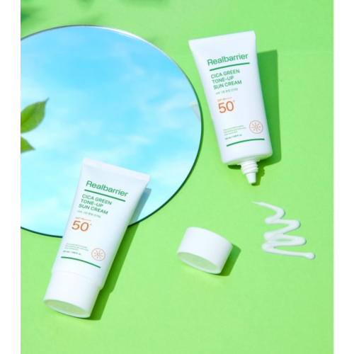 Real Barrier - Protezione solare con Centella Asiatica CICA Green Tone-Up SPF 50 PA++++ - Pelle sensibile e arrossata
