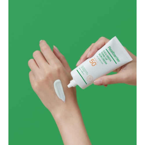 Real Barrier - Protezione solare con Centella Asiatica CICA Green Tone-Up SPF 50 PA++++ - Pelle sensibile e arrossata
