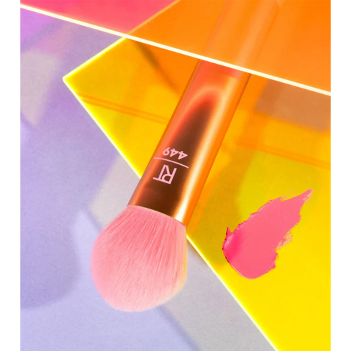 Real Techniques - *Hyperbrights* - Pennello per guance con goccia di colore