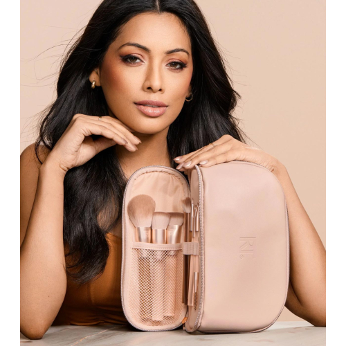 Real Techniques - *New Nudes* - Borsa per trucchi multiuso Uncovered