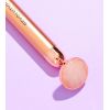 Revolution Skincare - Roller viso di quarzo rosa con vibrazione