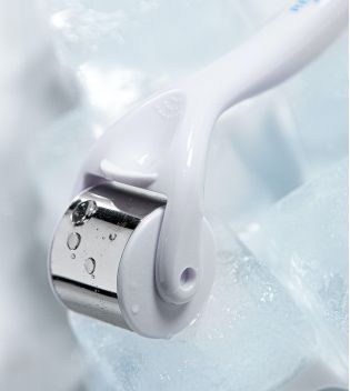 Revolution Skincare - Roller per il viso Hydro Bank Cooling Ice