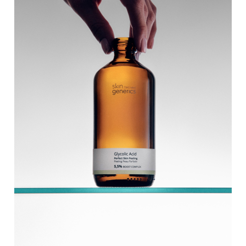 Skin Generics - Scrub naturale anti-macchia all'acido glicolico