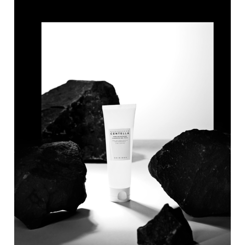 SKIN1004 - *Tone Brightening* - Schiuma detergente con Centella Asiatica del Madagascar