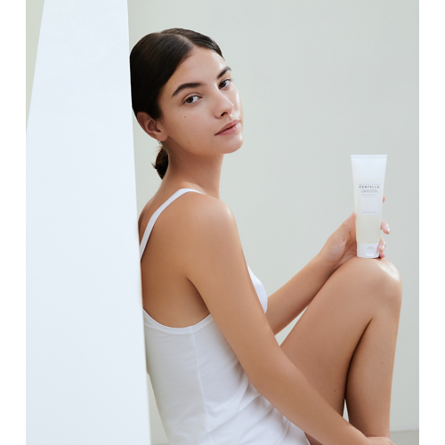 SKIN1004 - *Tone Brightening* - Schiuma detergente con Centella Asiatica del Madagascar